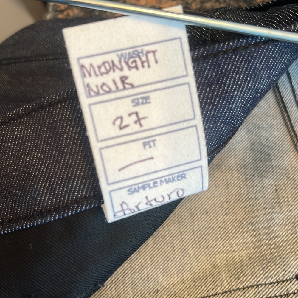 Current/Elliott The Cropped Capri Straight Dark Wash Blue Jeans SAMPLE Size 27 - Picture 7 of 7